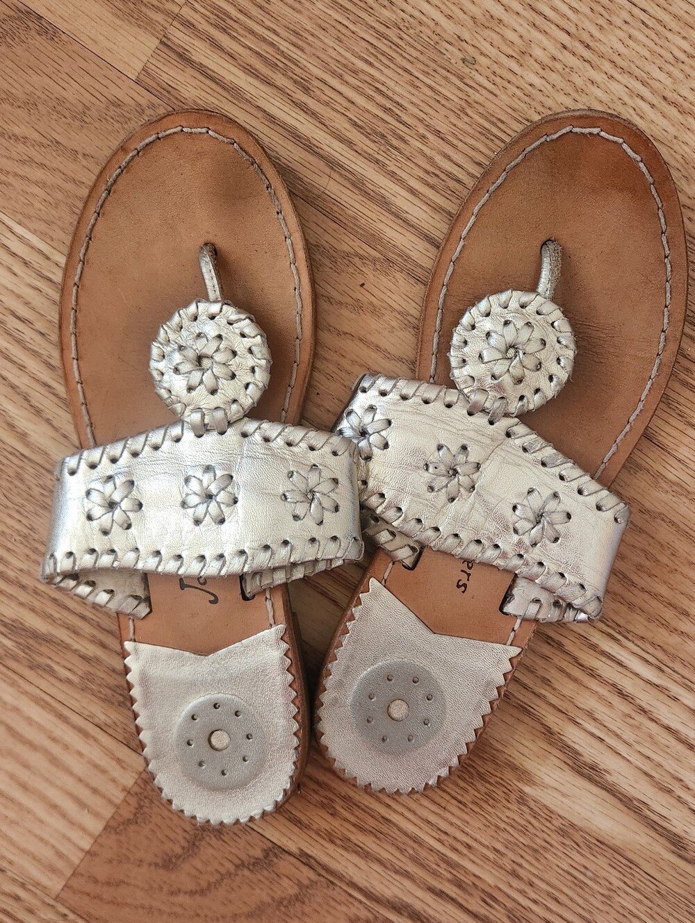 GUC Jack Rogers Girls Silver Leather Sandals, Big Girl Size 4